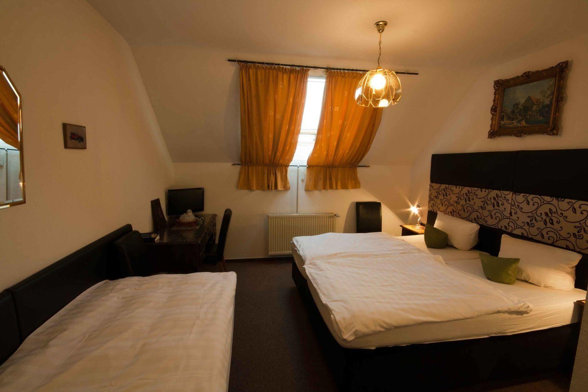 Hotel Attache Raunheim Zewnętrze zdjęcie
